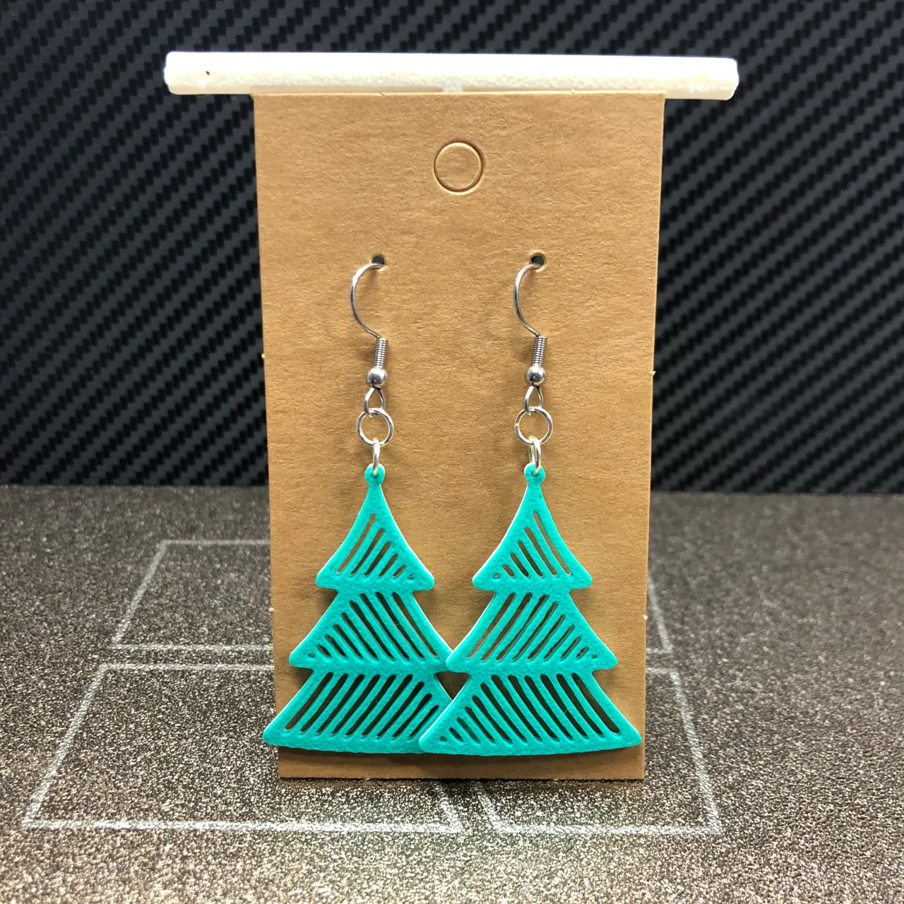 Christmas tree earrings no AMS view 4