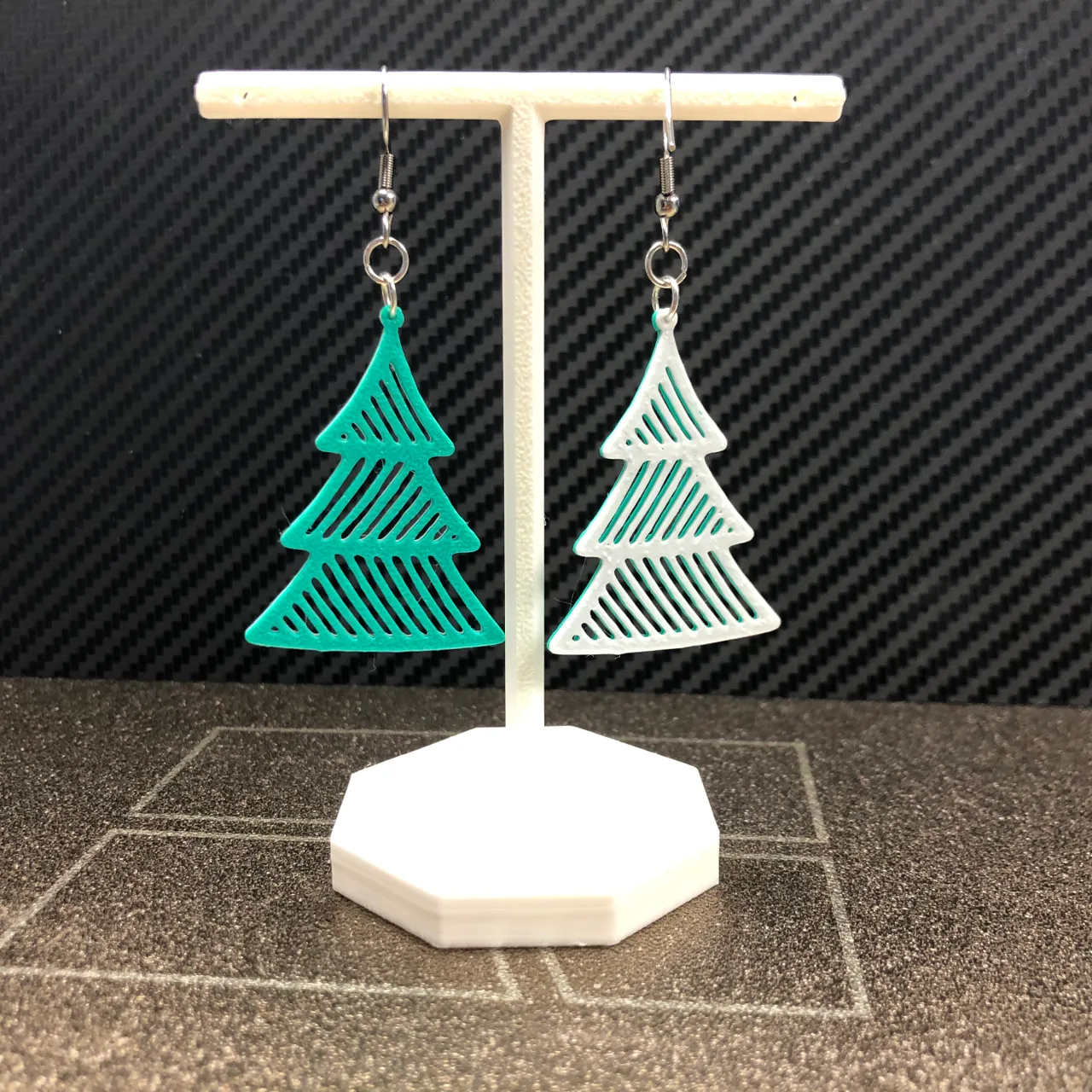Christmas tree earrings no AMS view 3