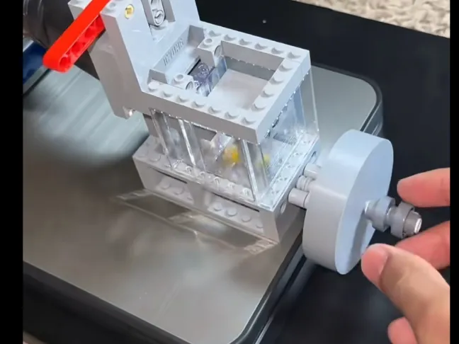 Very lightweight 4x4 vacuum engine piston