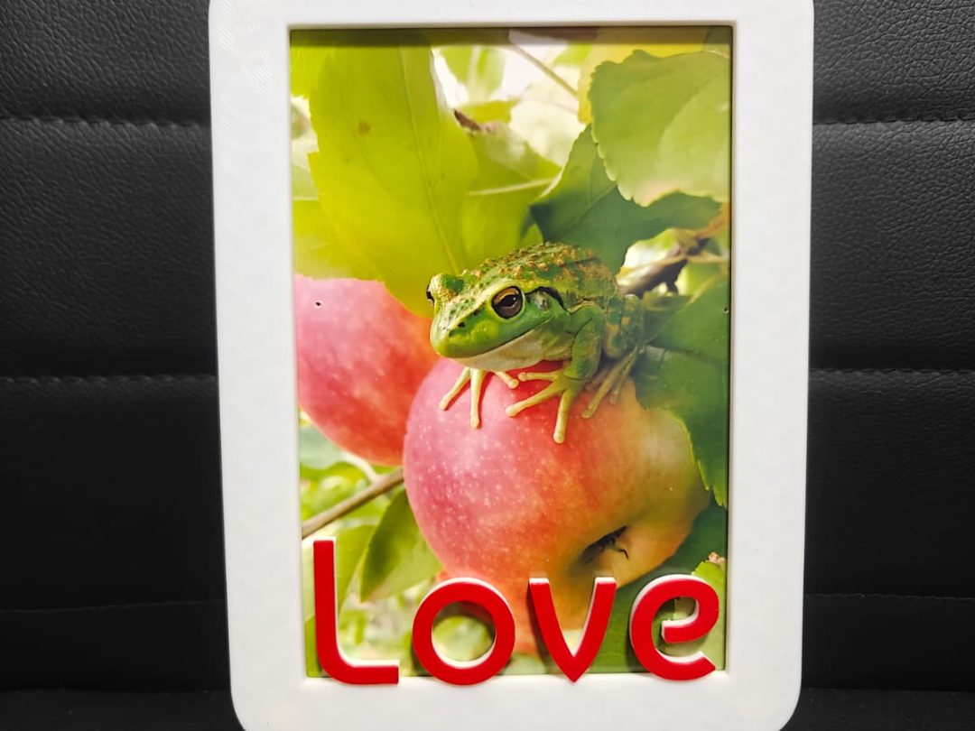 Love Photo Frame / Swappable frame system