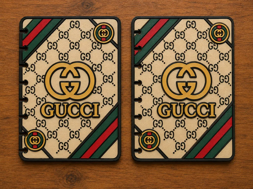 Letrero o emblema decorativo: Gucci A5. Referencia del modelo original.