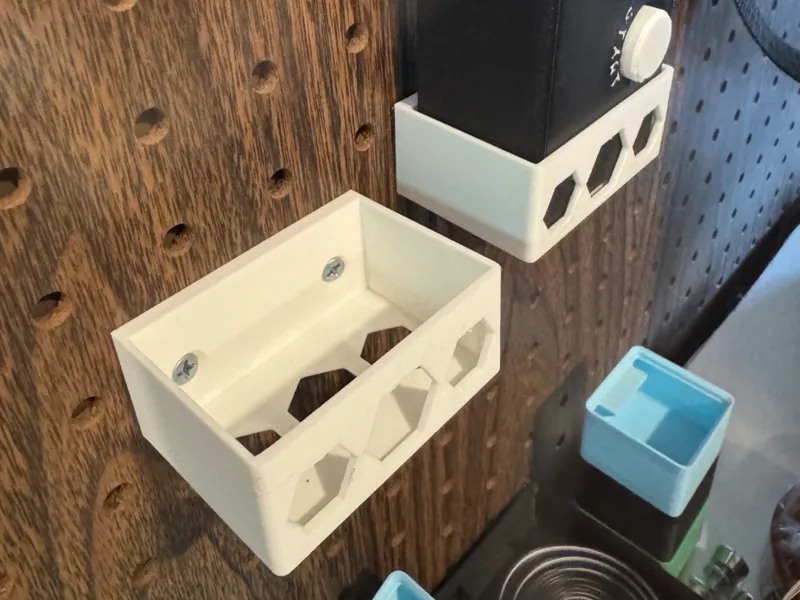 RIFFSTICK Simple Wall Holder
