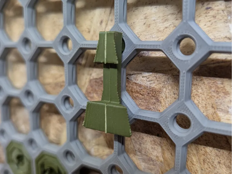 Multiboard Pegboard Click Peglock adapter