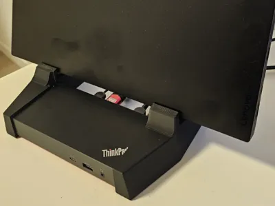 Lenovo Thinkpad E16 + Universal USB-C Dock Stand