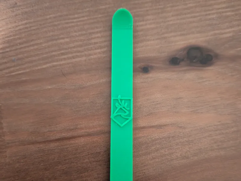van deer ski keychain