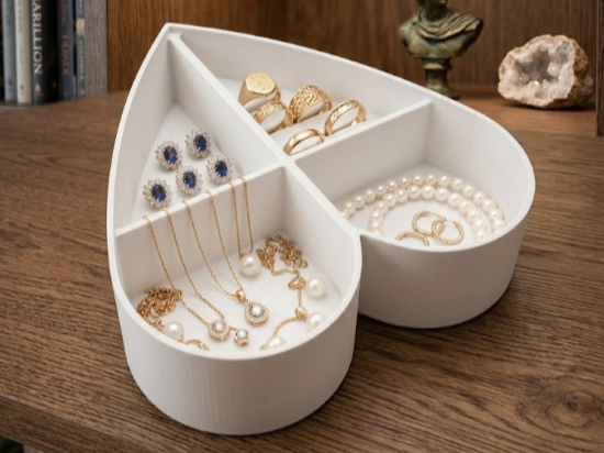 Hearth shaped jewerly box