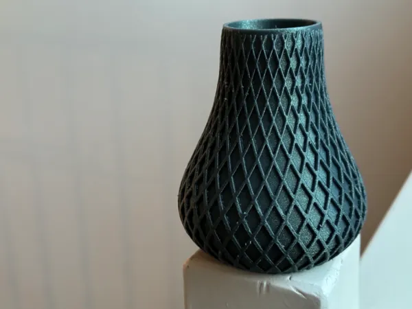 Vase motif torsadé