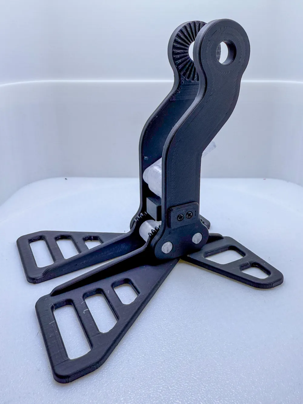 Adjustable Phone and Tablet Holder for desk by guarisal MakerWorld ...