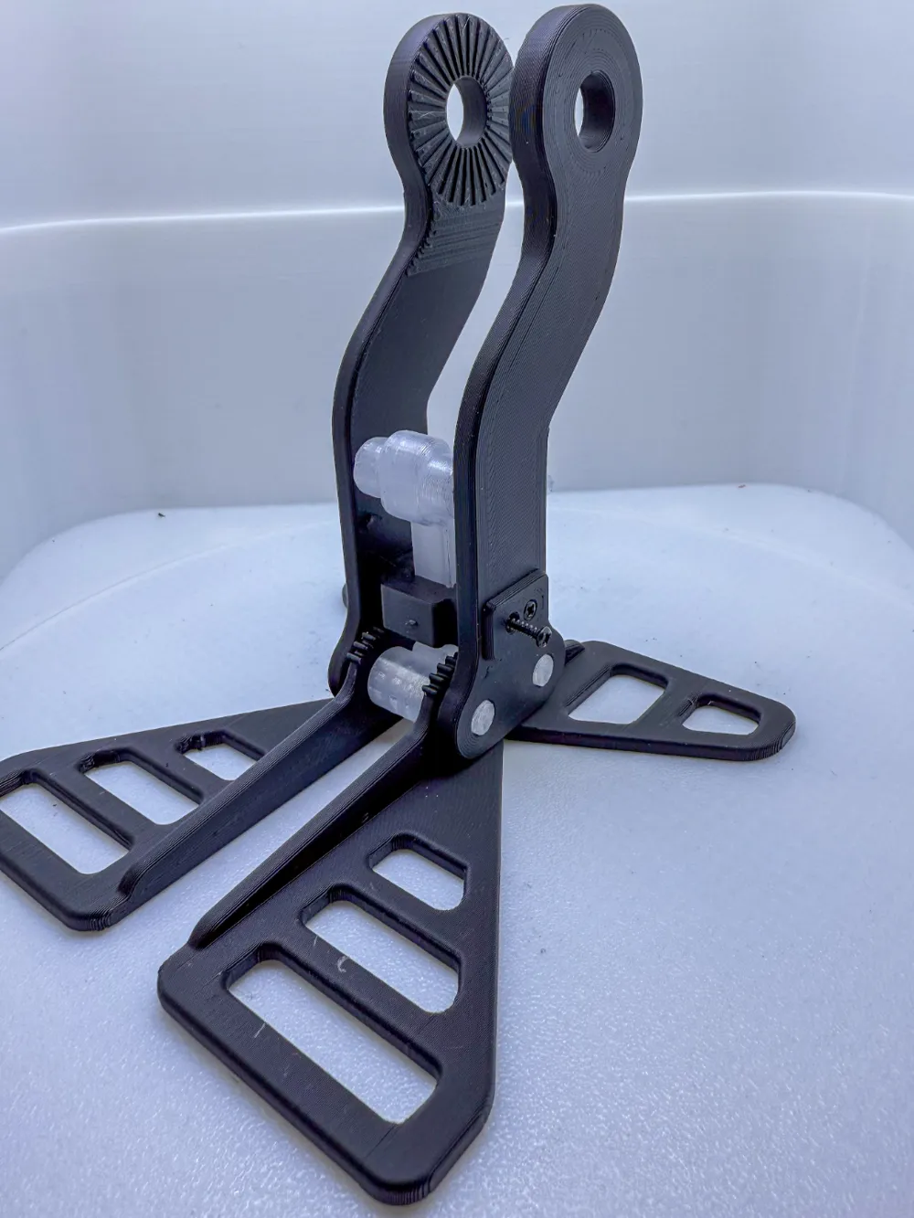 Adjustable Phone and Tablet Holder for desk by guarisal MakerWorld ...