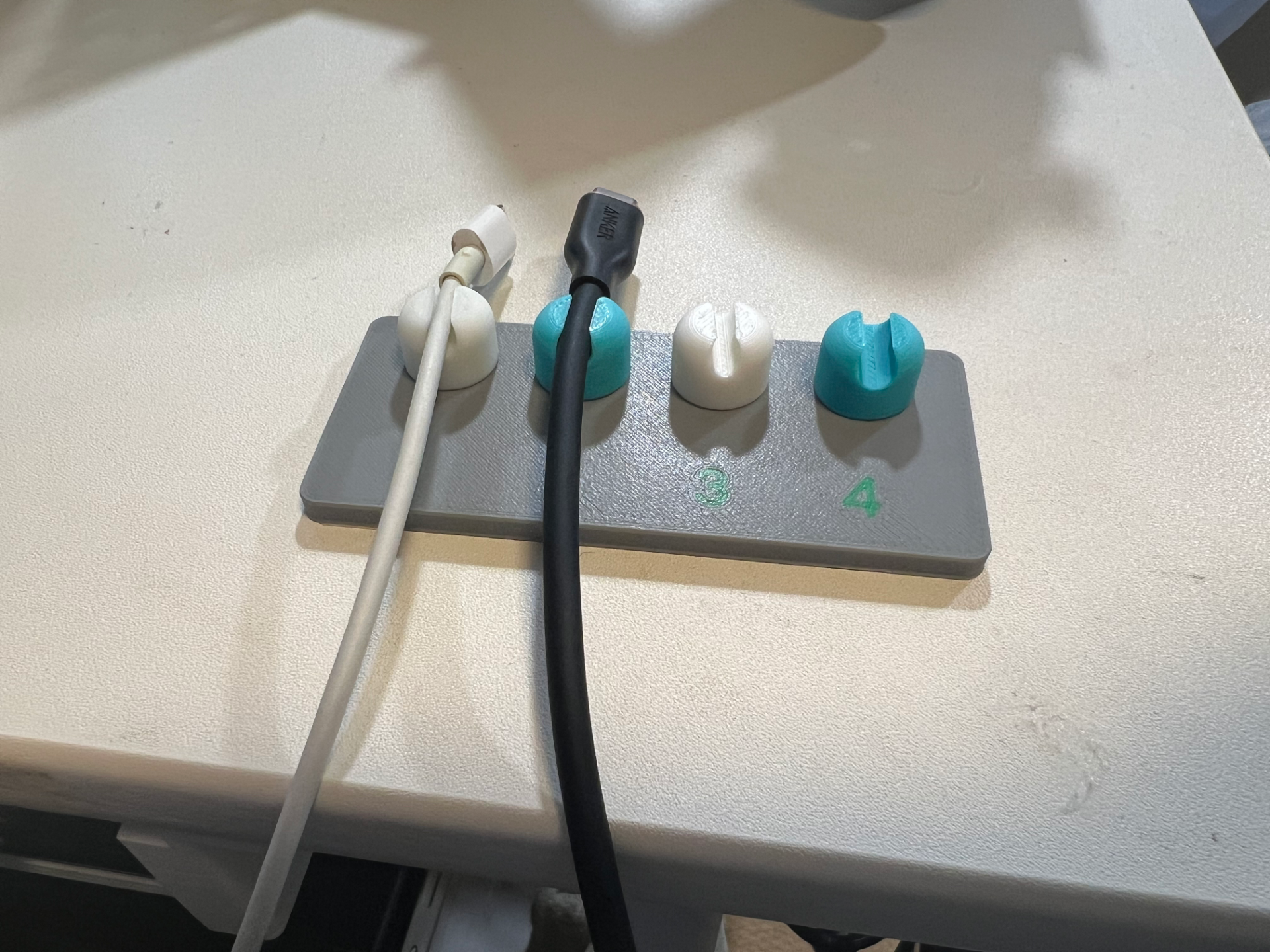Simple Magnetic Cable Holder | 2 Sizes