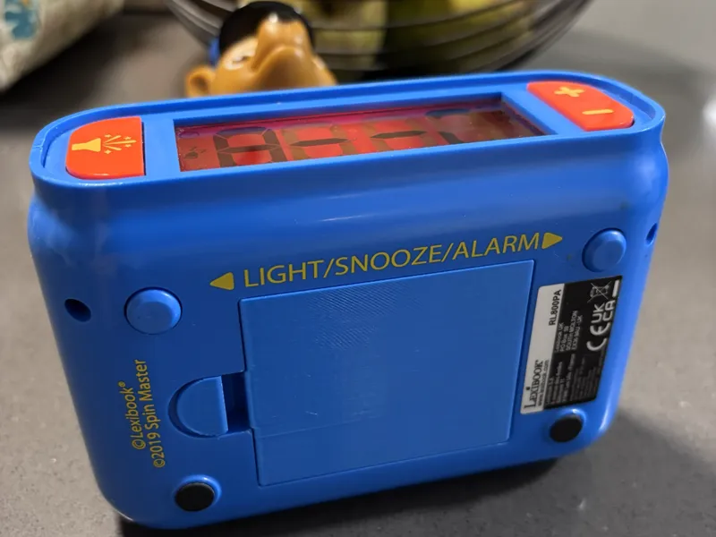 Paw Patrol alarme clock batteries cover
