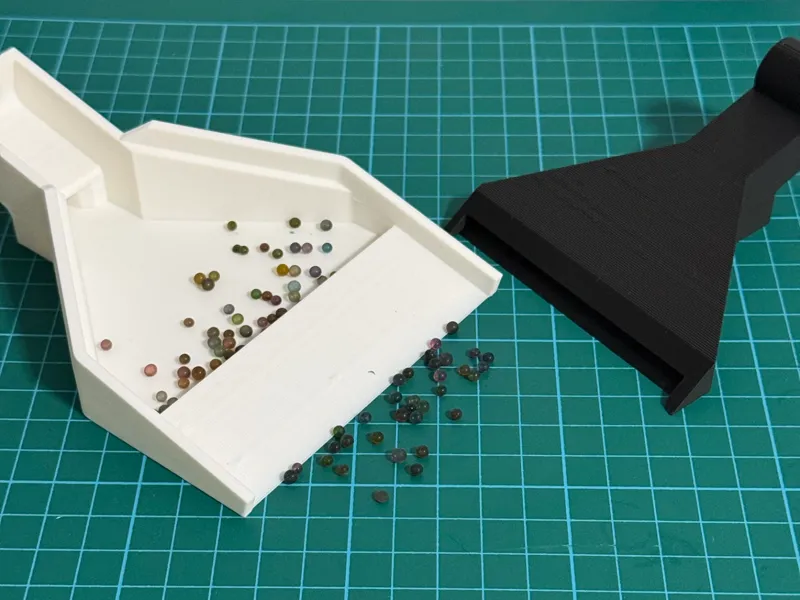 Desiccant/Silica Gel Dustpan/Scoop