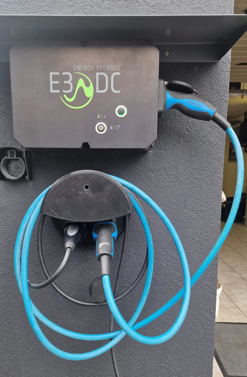 Type 2 charging cable wall bracket