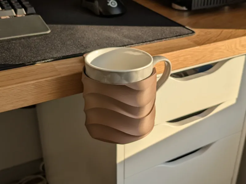 Wavy Desk Mug Holder
