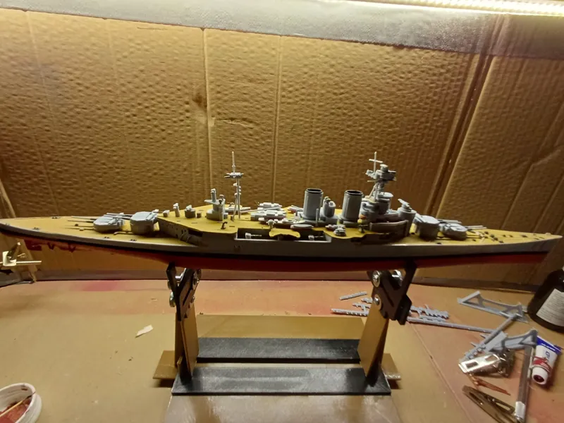 Modular holder for ships models