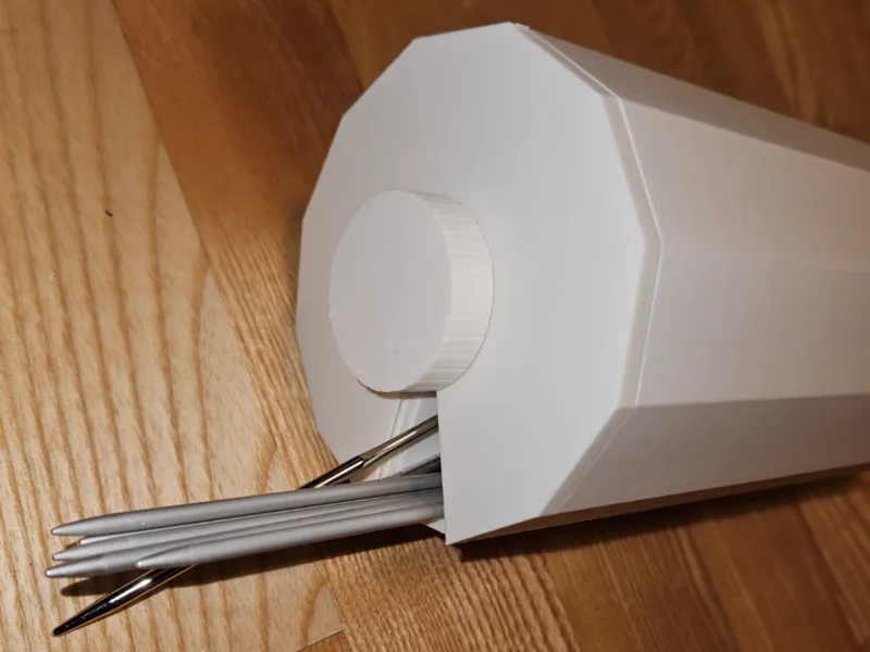 Knitting needle box