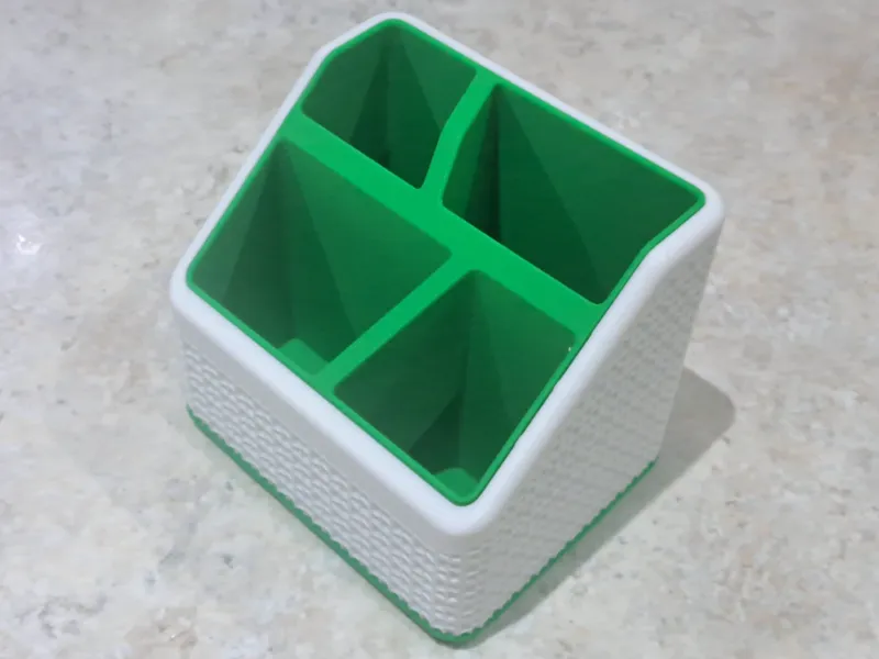 Desktop Organiser (Bambu Logo)