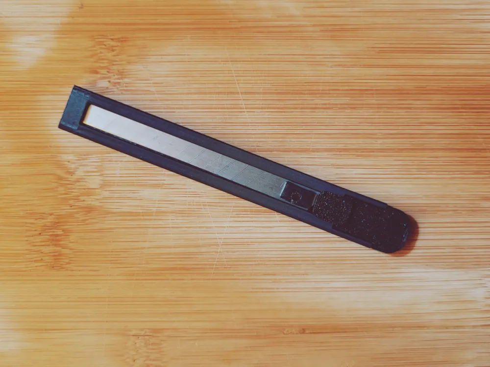 Simple Boxcutter Print for 9mm Snap-Off Blade - Free 3D Print Model ...