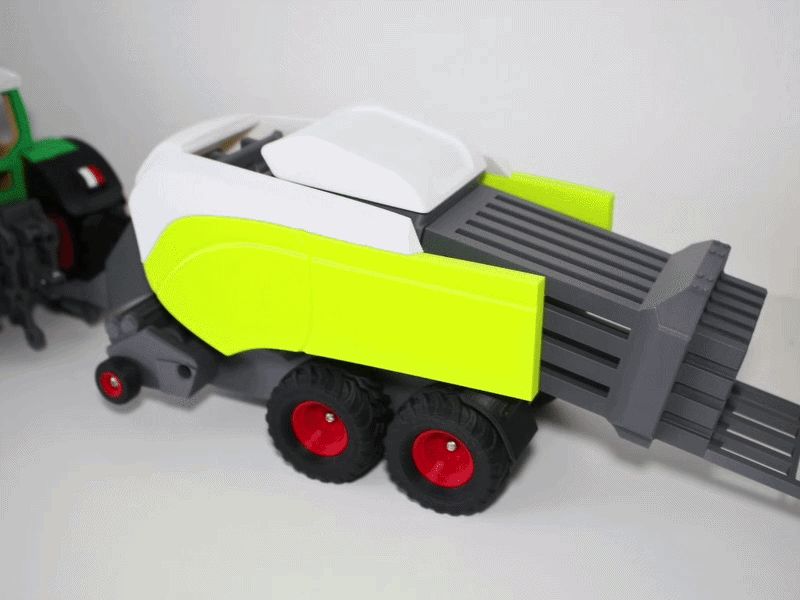 Claas Quadrant 5300 Square Baler - 1:24 Scale