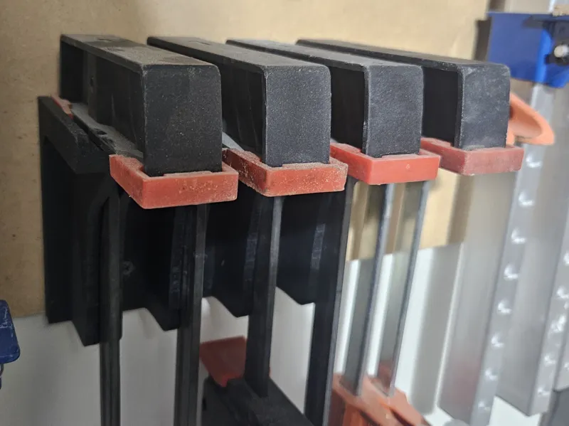 Clamp hanger for Bessey DuoKlamp