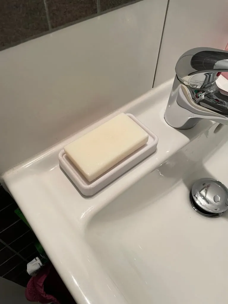 Schmale Seifenschalte / Narrow soap dish