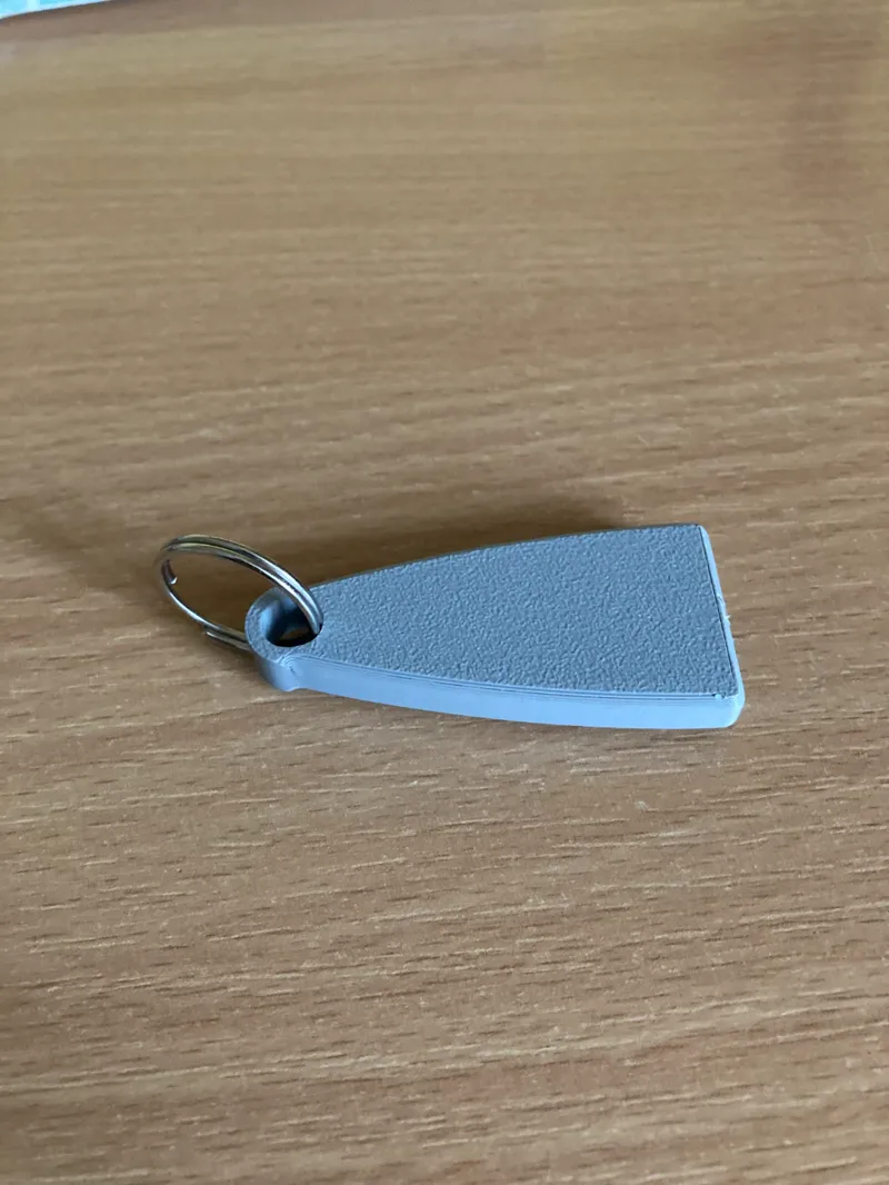 Beer can-opener keychain 
