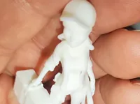 Figurine ouvrière avec caisse à outils — photo 1