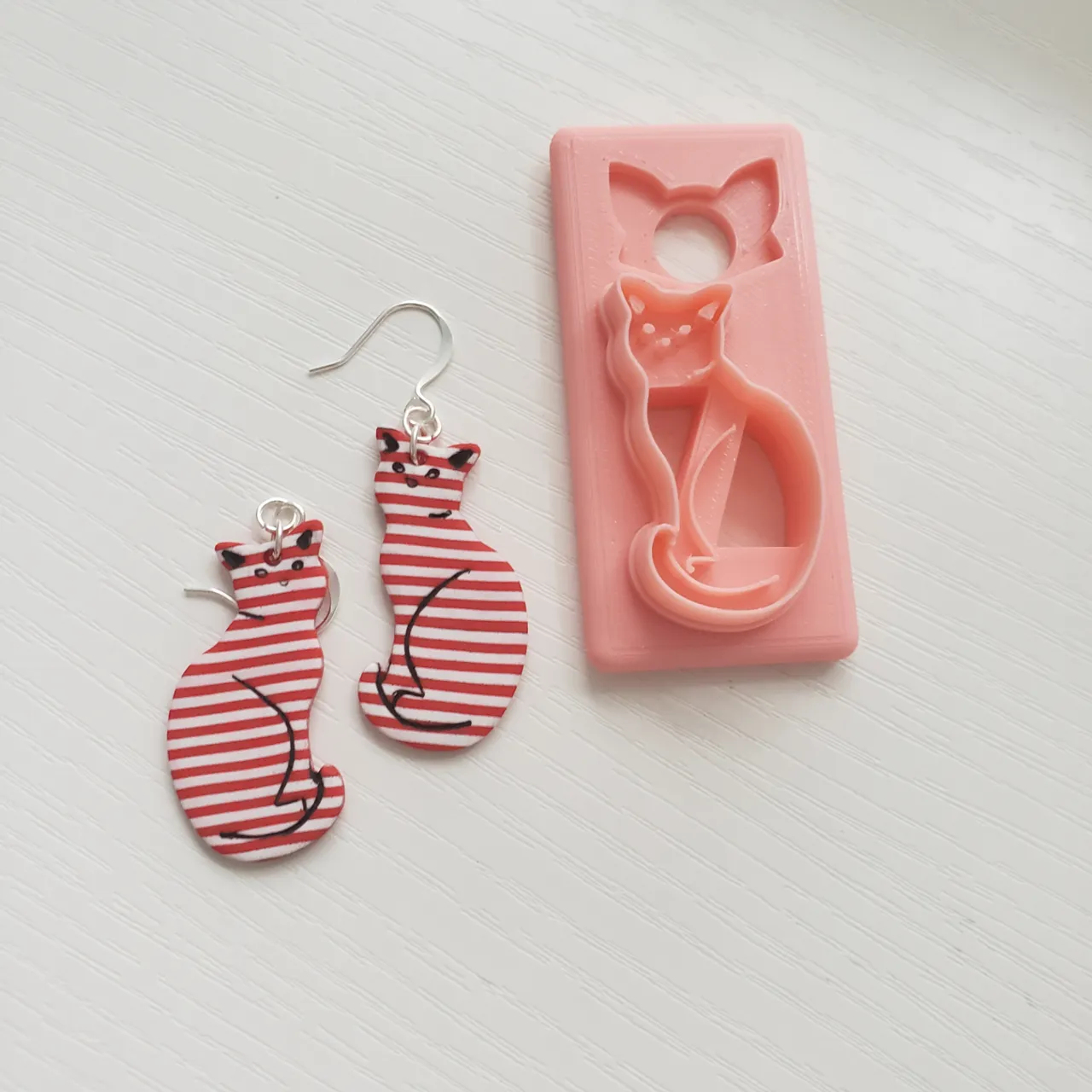 Sitting Kitty Cat Polymer Clay Earring Cutter view 2
