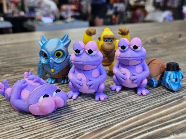 Фигурка Derpy frog с артикулирани стави