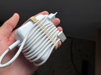 ORGANIZADOR PARA CARGADOR DE 67W MACBOOK AIR