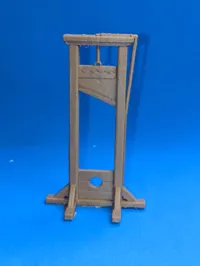 Guillotine miniature — photo 2