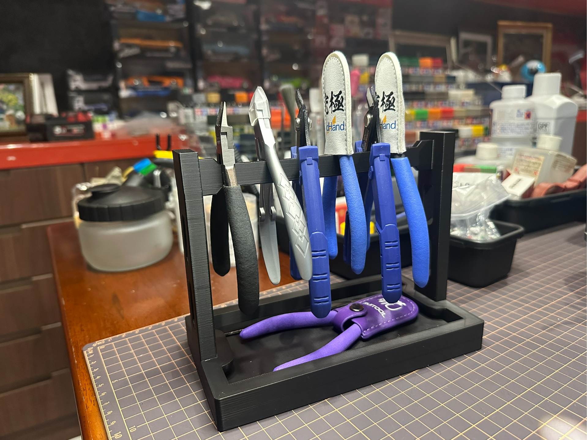 Nipper Holder