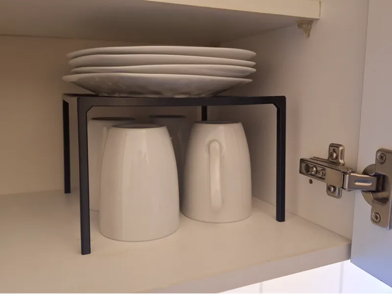 Space-Saving Stacking System for Your Kitchen