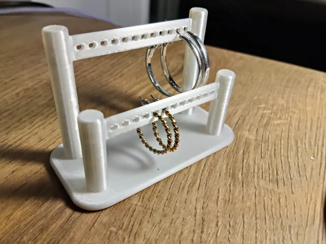 Earrings holder