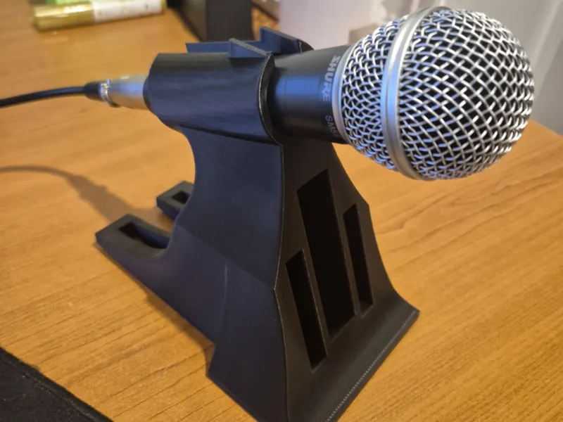 Sturdy SM58 and compatible bench mike stand