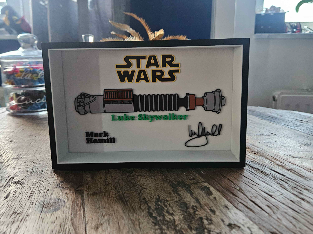 Star Wars - Luke Skywalker Green Saber display