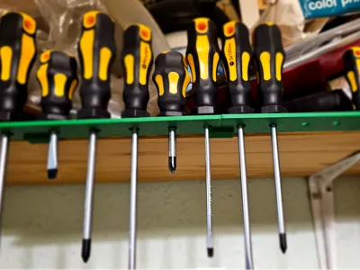 Screw Driver Holder. Screw on wooden shelf. PETG