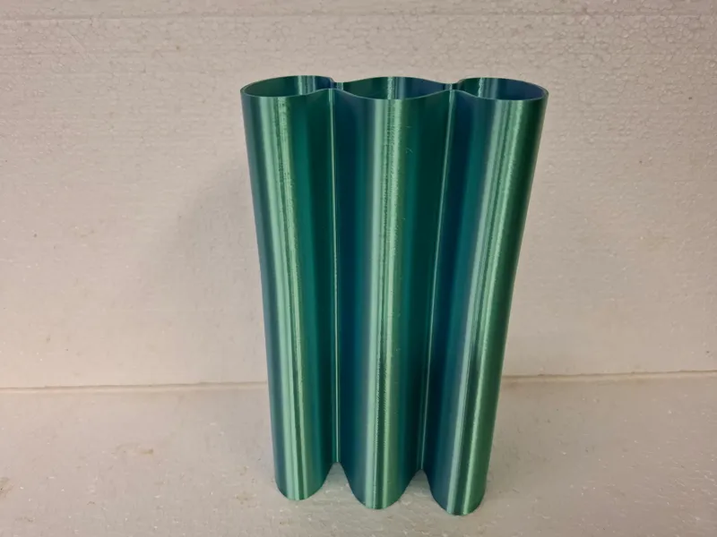 vase trio modern