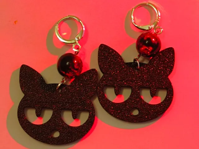 Bored cat earrings