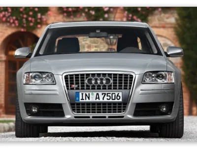 Audi A8/S8 D3 2002-2010 Transporter ModelCar Auto