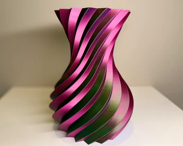 Vase torsadé haut