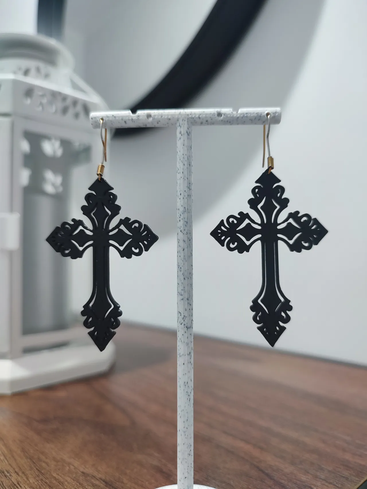 Aretes Cruz de Victoria view 2