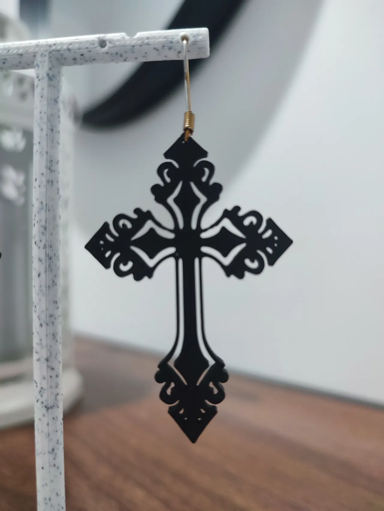 Aretes Cruz de Victoria view 3