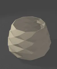 Vase géométrique torsadé low poly — photo 3
