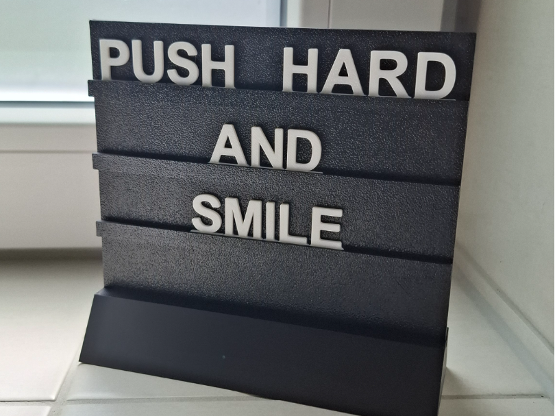 Anpassbares Buchstabenbrett individualisierbar