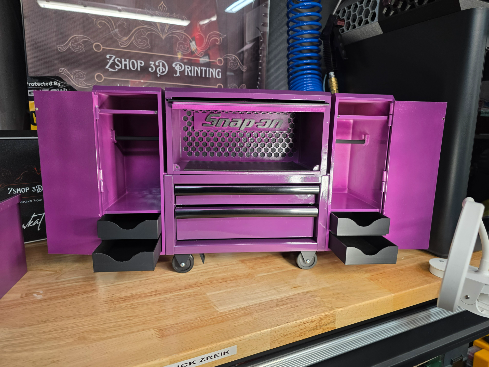 Snap-on mini tool box with hutch and locker 