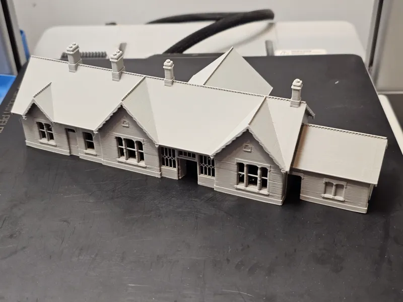 N-gauge Railway Station (large)