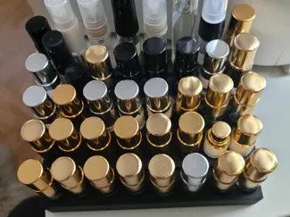 Perfume test holder.