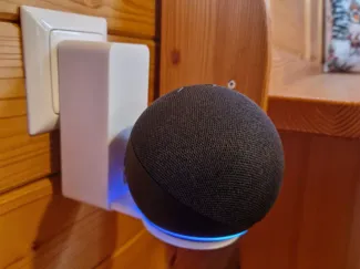 Minimalist Echo Dot Wall Holder + schuko adapter