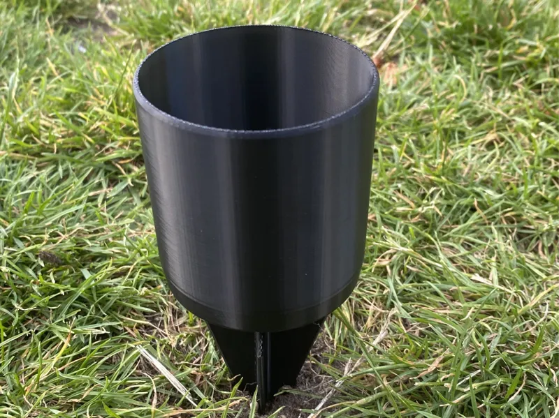Grounded & Chill – The Spike-In Beer Holder